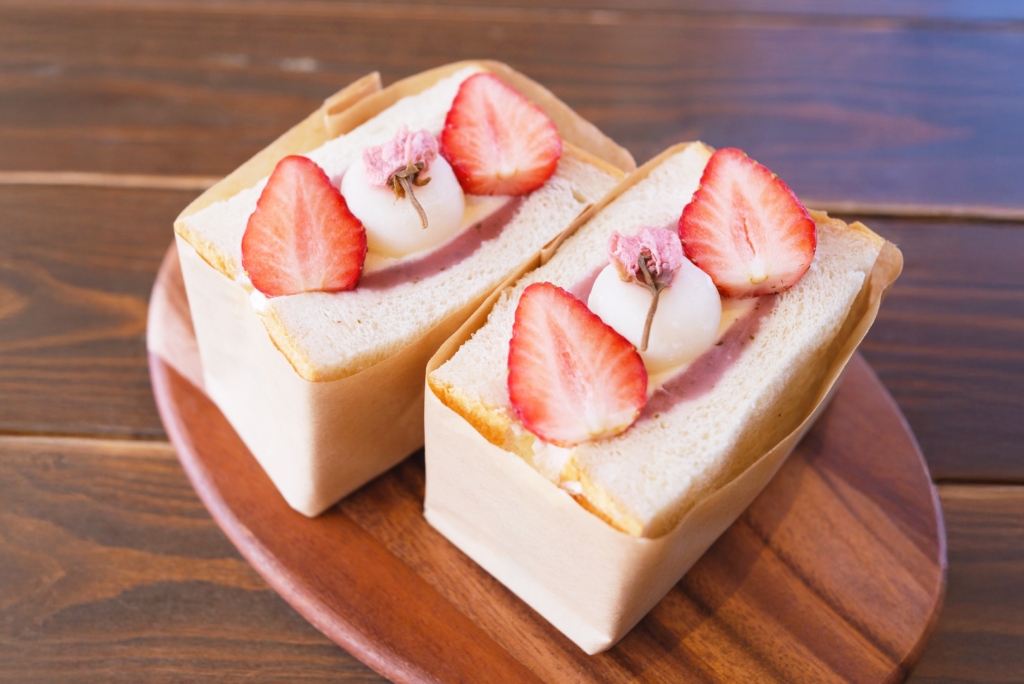 季節限定商品のお知らせ》さくらあんイチゴサンド・つぶつぶいちご
